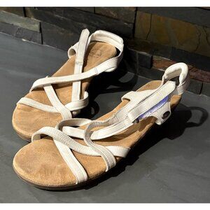 BASS SUNJUNS MARTHA WEDGE SANDALS White Strappy Size 10